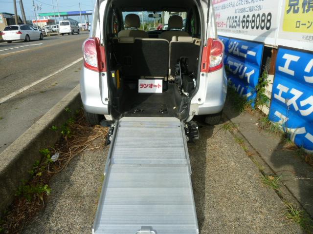 ラクティス G 車椅子使用