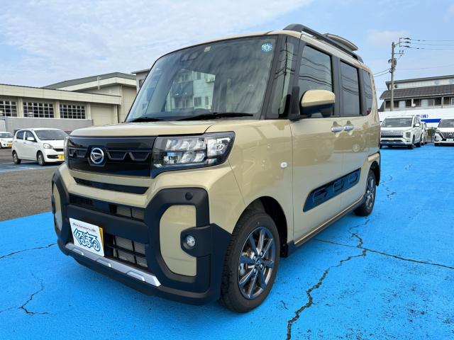 タント ファンクロス  4WD