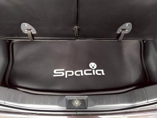 トランクマット♪防水・滑り止め付きで汚れや水濡れから荷室を守るうえ、洗浄も簡単にできます♪