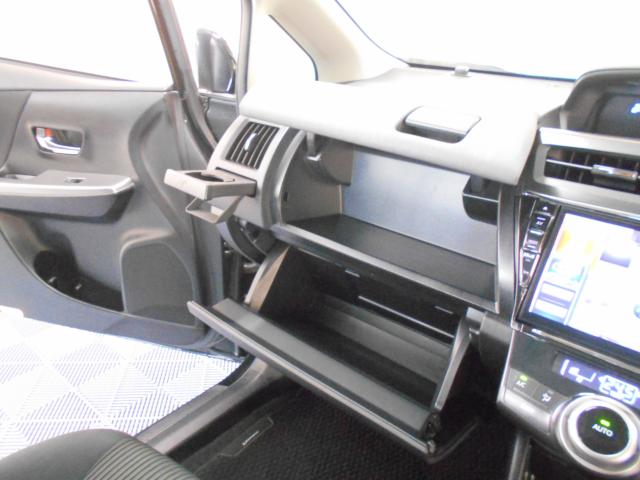 プリウスα(新潟県新潟市南区)