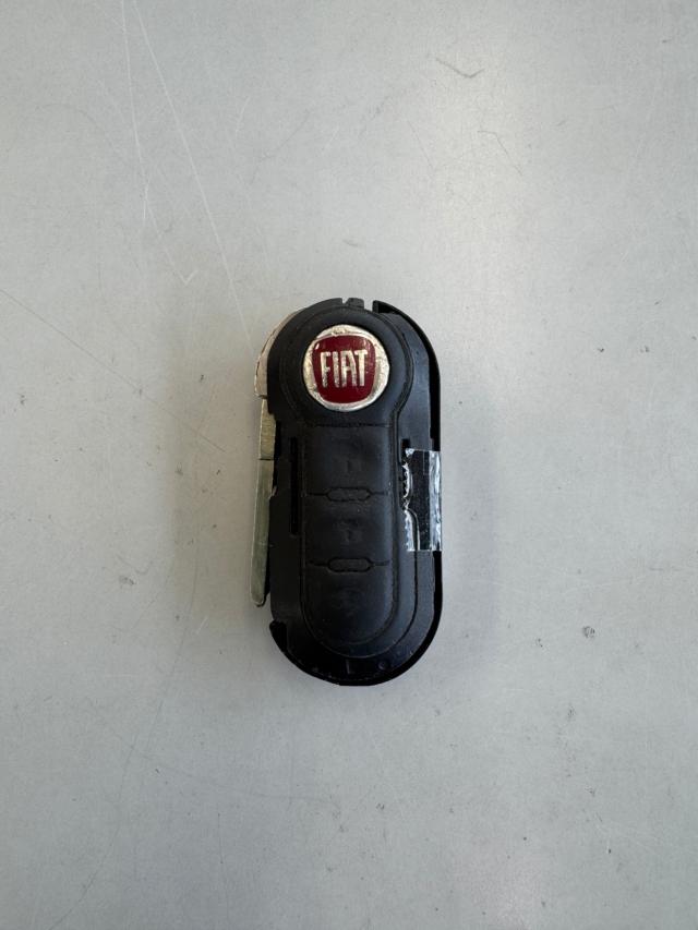 フィアット 500(新潟県新潟市西区)