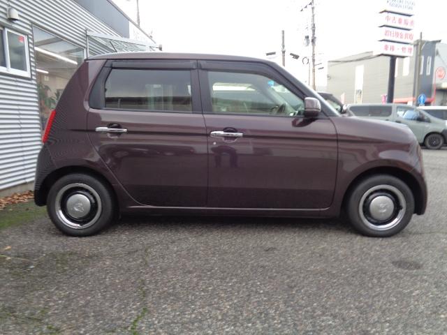 気持ちよく、皆様に乗っていただくため、当社の車輌は展示する前に、徹底的に清掃・磨きを行ないます。他店と比べてみてください。