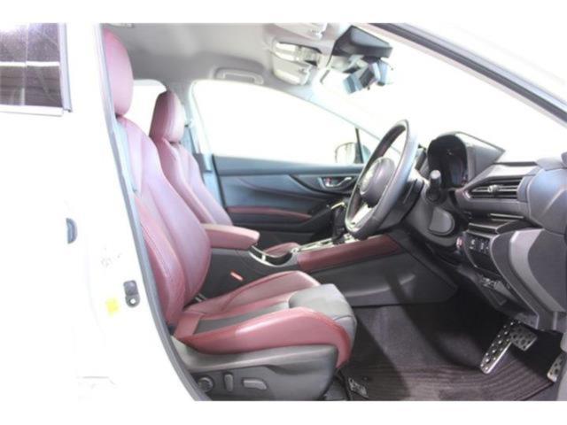 レヴォーグ（新潟県新潟市東区）