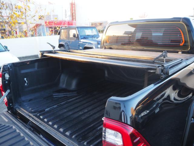 ☆広々した荷室はゴルフバック等の大きな荷物も積めます♪