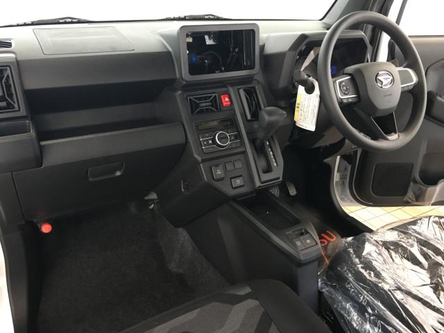 ☆　★　☆　★　　　納　得　の　内　外　装　仕　上　げ　済　み　車　　　☆　★　☆　★トラストでは外装の修理はもちろん、内装汚れやシートシミの除去、フロアマットの洗浄等行ってから販売しております！