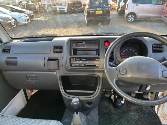 シエルオートワークスは新潟市西区中権寺にあります。最寄駅はJR越後線の内野西が丘駅。駅からシエルまでは約1km☆バス停は西新町から徒歩1分です。