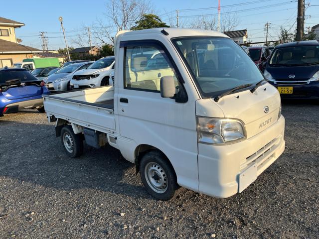 ご来店希望の方は事前に連絡をいただけると助かります。カーセンサーの［来店予約をする］ボタンからお気軽に予約下さい。緑色のトークアプリ公式アカウントや電話等でも予約できますのでお気軽にご連絡ください。