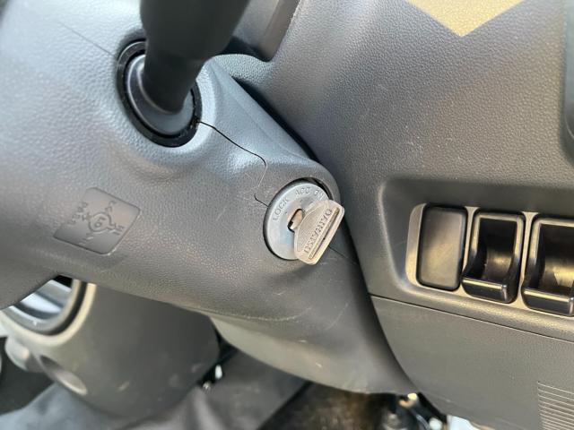 シエルはスタッフのほとんどが国家資格整備士です。プロの整備士目線で故障の確率の低い車両を仕入れ、安心して乗れるようしっかりメンテナスしてから納車しております!