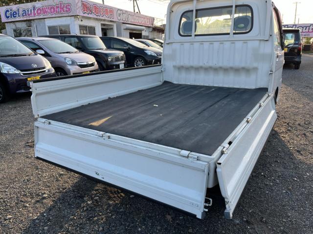 ご来店希望の方は事前に連絡をいただけると助かります。カーセンサーの［来店予約をする］ボタンからお気軽に予約下さい。緑色のトークアプリ公式アカウントや電話等でも予約できますのでお気軽にご連絡ください。