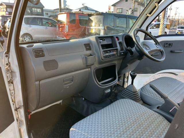 板金塗装も格安で承ります。外装が気になる方は別途見積りいたします。詳しくは来店時ご確認ください☆カスタム・追加メンテ・タイヤ組換・自動車保険などもお気軽にご相談ください。