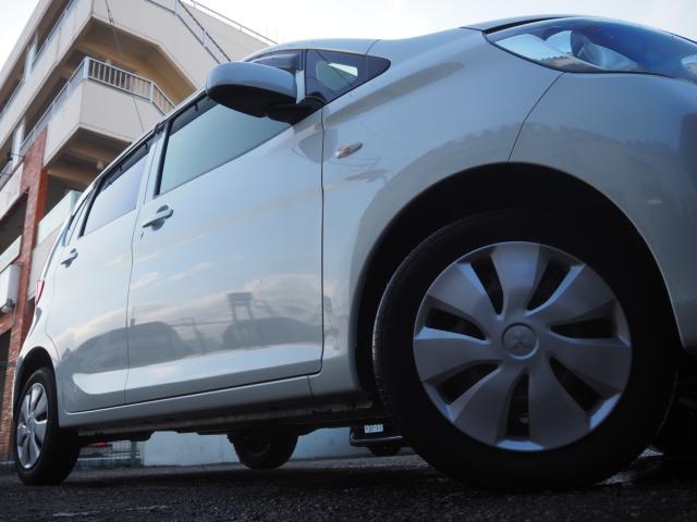 純正ホイールキャップが足元を煌びやかせます♪