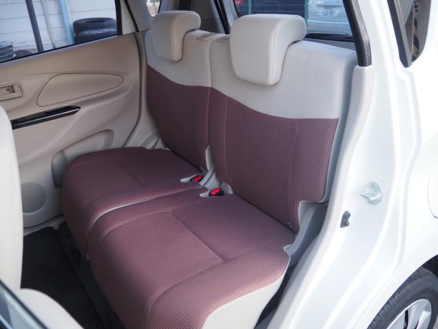 広々とした２列目は居住性が高く、快適なドライブが楽しめます♪
