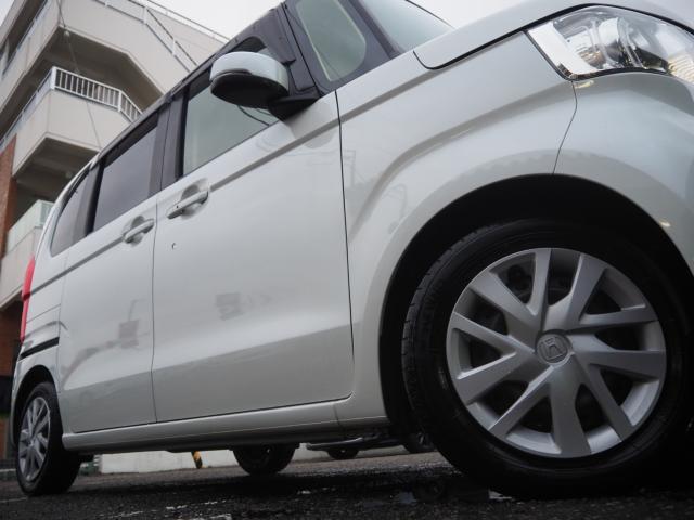 純正ホイールキャップが足元を煌びやかせます♪