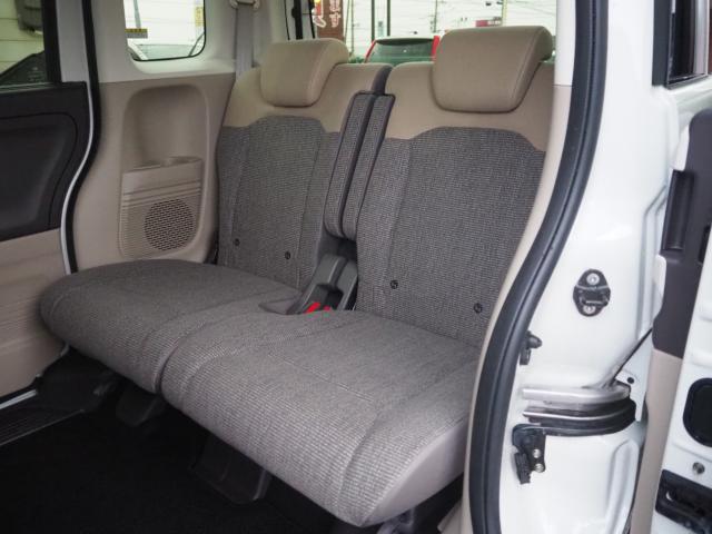 広々とした２列目は居住性が高く、快適なドライブが楽しめます♪