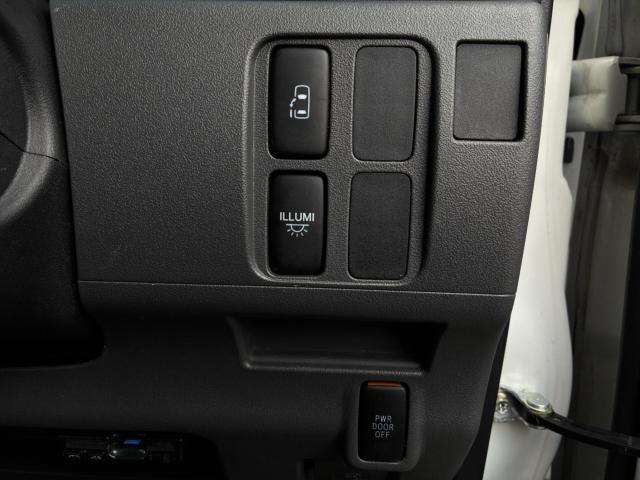 片側電動スライドドアスイッチあります。