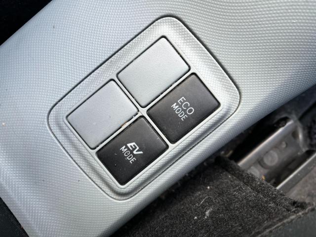 シエルはスタッフのほとんどが国家資格整備士です。プロの整備士目線で故障の確率の低い車両を仕入れ、安心して乗れるようしっかりメンテナスしてから納車しております！