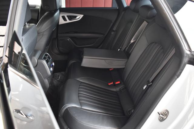 アウディ A7スポーツバック(新潟県新潟市西区)