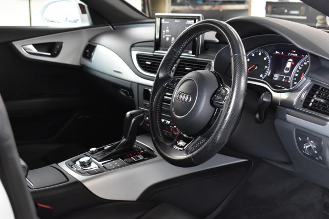 アウディ A7スポーツバック(新潟県新潟市西区)