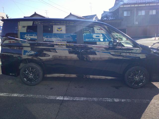 ヴォクシーハイブリッド(新潟県五泉市)