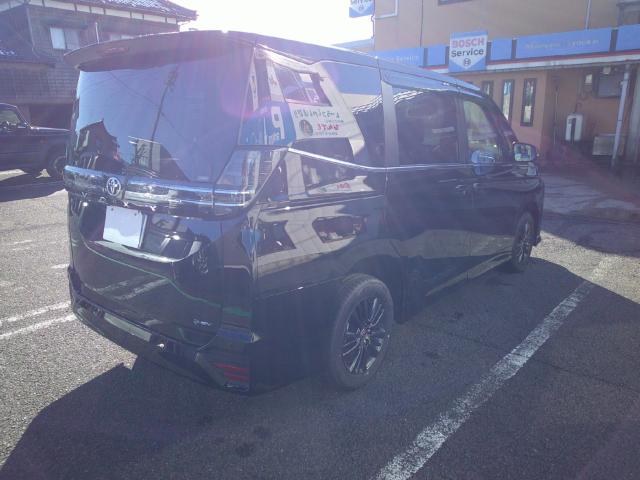 ヴォクシーハイブリッド(新潟県五泉市)