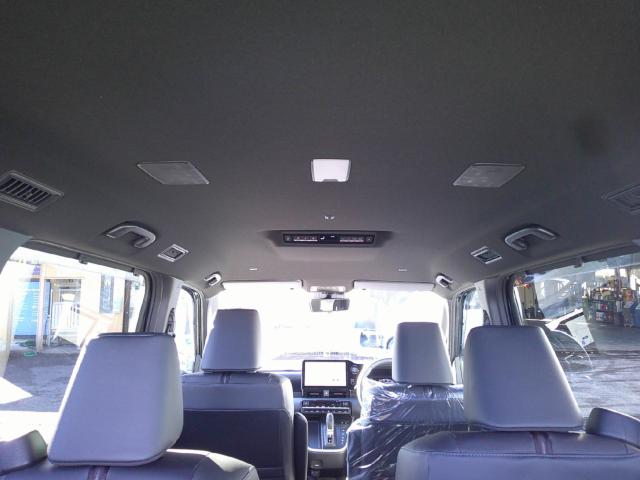 ヴォクシーハイブリッド(新潟県五泉市)