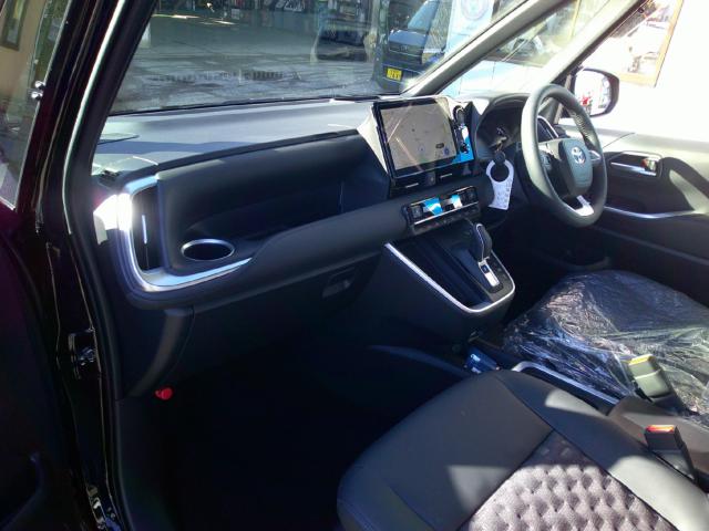 ヴォクシーハイブリッド(新潟県五泉市)