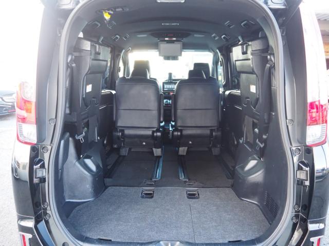 ☆広々した荷室はゴルフバック等の大きな荷物も積めます♪