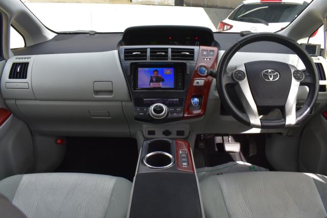 プリウスα(新潟県新潟市西区)