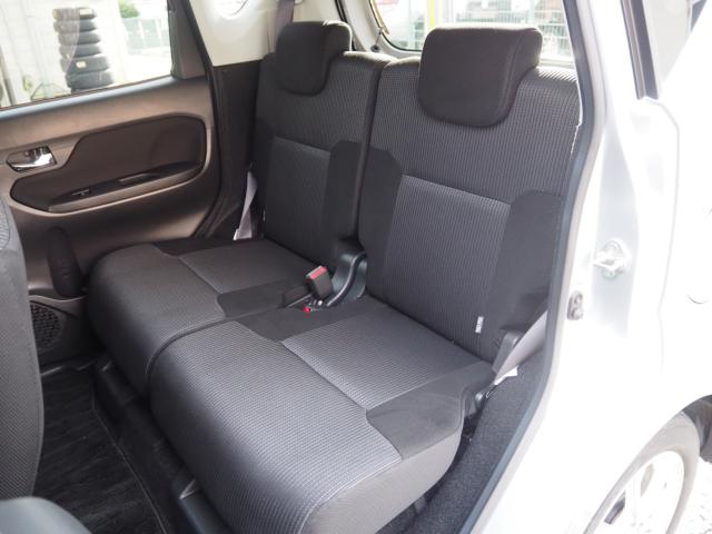 広々とした２列目は居住性が高く、快適なドライブが楽しめます♪