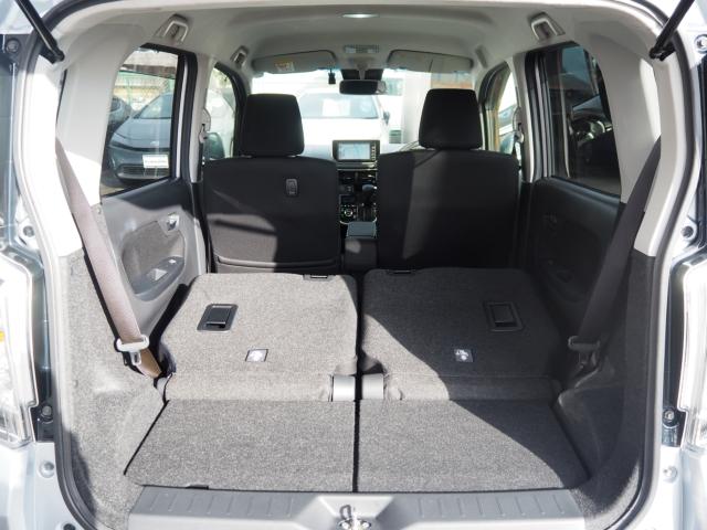 ☆広々した荷室はゴルフバック等の大きな荷物も積めます♪