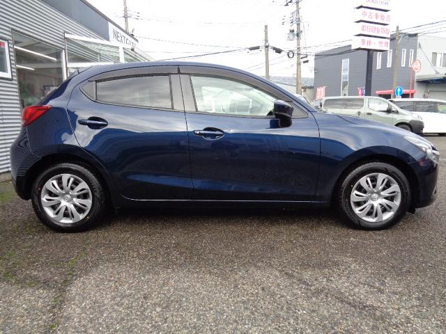 気持ちよく、皆様に乗っていただくため、当社の車輌は展示する前に、徹底的に清掃・磨きを行ないます。他店と比べてみてください。