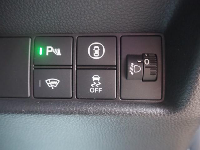 ホンダセンシング搭載!衝突軽減ブレーキ、レーダークルーズ、誤発進抑制、路外逸脱抑制、車線逸脱、先行車発進お知らせ、オートハイビームなど安全に嬉しい機能が充実した一台です♪