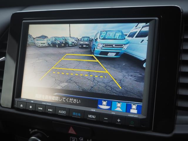 純正SDナビ搭載!CD、DVD、ミュージックサーバー、SD、USB、AUX、Bluetooth接続、フルセグでの視聴も可能です!バックモニター付きで駐車もラクラク♪
