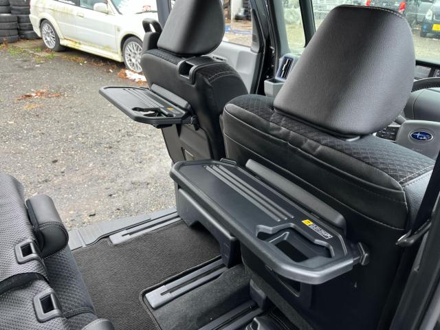 ご来店希望の方は事前に連絡をいただけると助かります。カーセンサーの［来店予約をする］ボタンからお気軽に予約下さい。緑色のトークアプリ公式アカウントや電話等でも予約できますのでお気軽にご連絡ください。