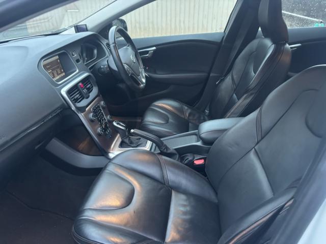 ボルボワゴン V40(新潟県新潟市東区)