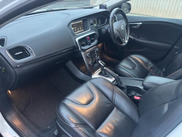 ボルボワゴン V40(新潟県新潟市東区)