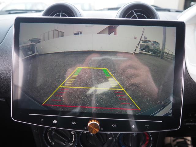 社外ディスプレイオーディオ装着！<br>画面も大きく、バックカメラ装着で後方支援も問題なし！