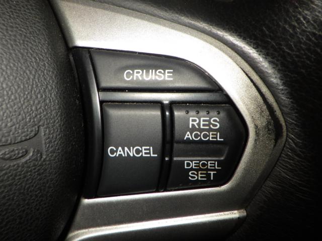 ・ハイブリッド車<br>・アイドリングストップ<br>・ＨＩＤ<br>・フォグライト<br>・ウィンカーミラー<br>・純正１６インチアルミホイール<br>・パドルシフト<br>・ナビ（ＣＤ／ＤＶＤ再生可）<br>・ワンセグＴＶ<br>・バックカメラ<br>・ＥＴＣ<br>・ステアリングスイッチ<br>・ミラーヒーター<br>・クルーズコントロール<br>・横滑り防止機能<br>・スポーツモード<br>・ＥＣＯ　ＭＯＤＥ<br>・インテリキー<br><br> 等、充実装備の一台です！<br><br> ぜひ一度、現車を見にご来店ください！！