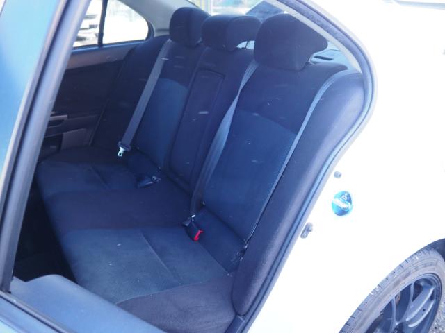 広々とした２列目は居住性が高く、快適なドライブが楽しめます♪