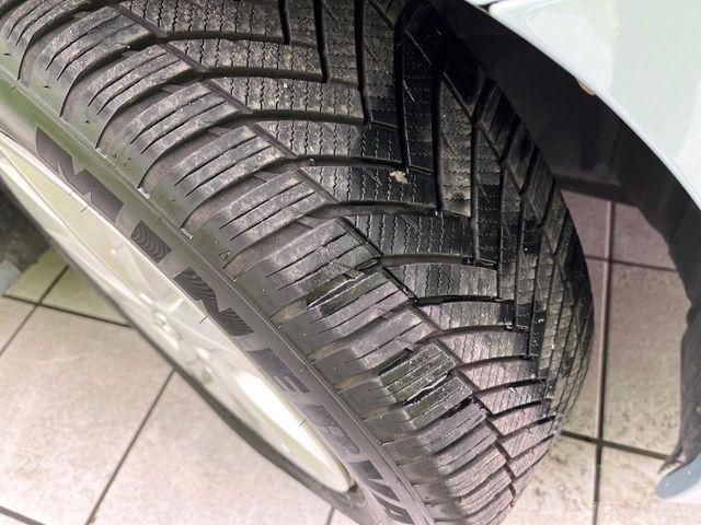 プリウスα（新潟県新潟市東区）