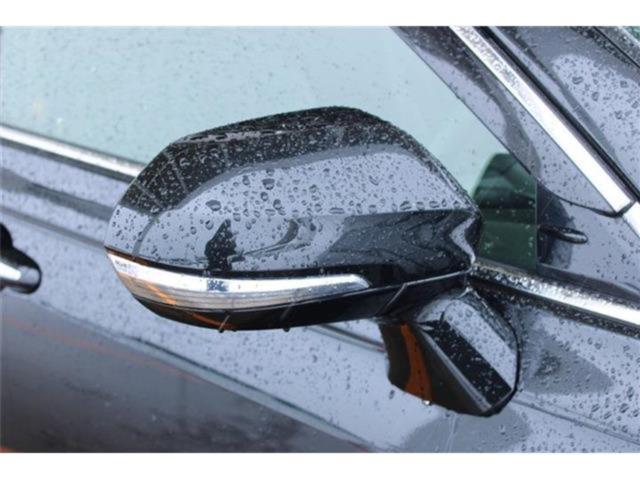 クラウンハイブリッド（新潟県新潟市東区）