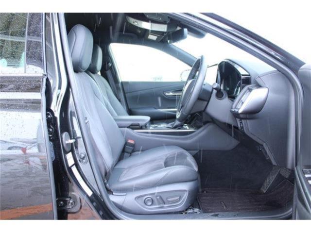 クラウンハイブリッド（新潟県新潟市東区）