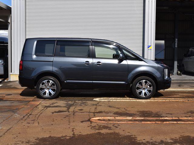 ２トーンカラー：グラファイトグレーメタリック／ブラックマイカ　両側パワースライドドア！！