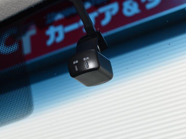 前後ドライブレコーダー付き♪