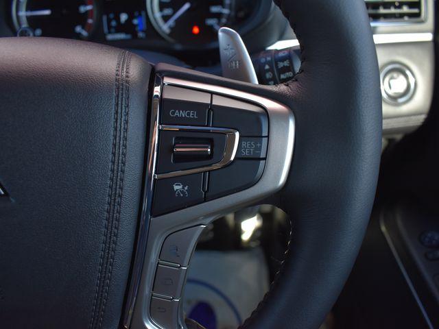 アダプティブクルーズコントロール：先行車がいても車間距離を保ち追従できるので、高速道路などの走行時に使うと便利です♪