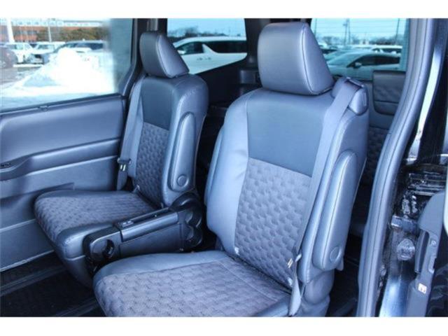 ヴォクシーハイブリッド（新潟県新潟市東区）