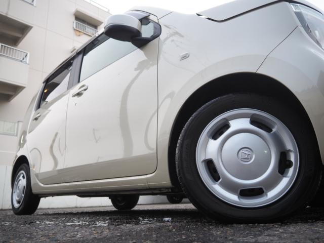 純正ホイールキャップが足元を煌びやかせます♪