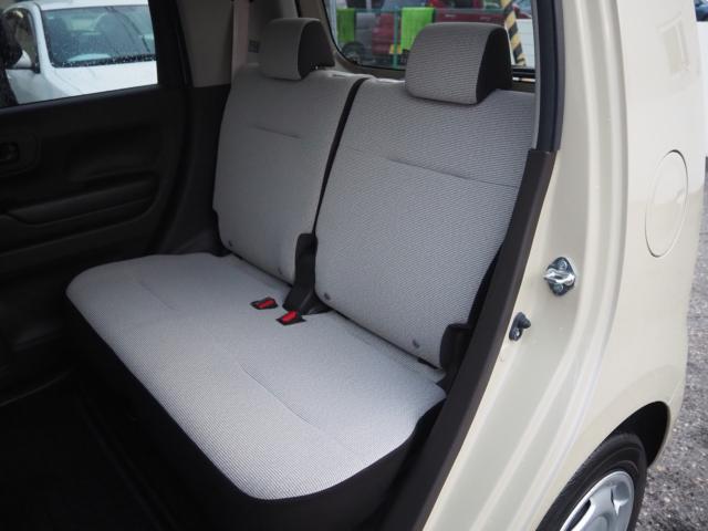 広々とした2列目は居住性が高く、快適なドライブが楽しめます♪
