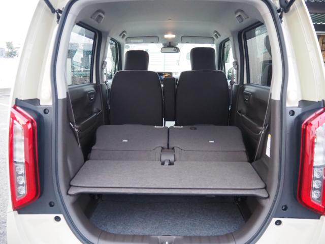 ☆広々した荷室はゴルフバック等の大きな荷物も積めます♪