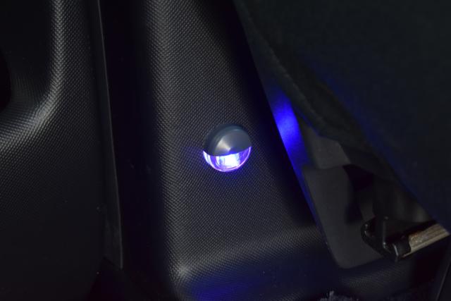 オプションフットランプで夜間も安心でございます♪